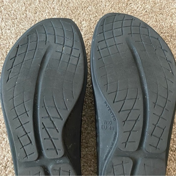 OOFOS | Oolala Recovery Flip Flops Black Size Women's 10 - Picture 7 of 9